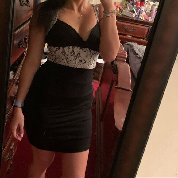 XOXO Black Bodycon snakeskin dress - Picture 3 of 7